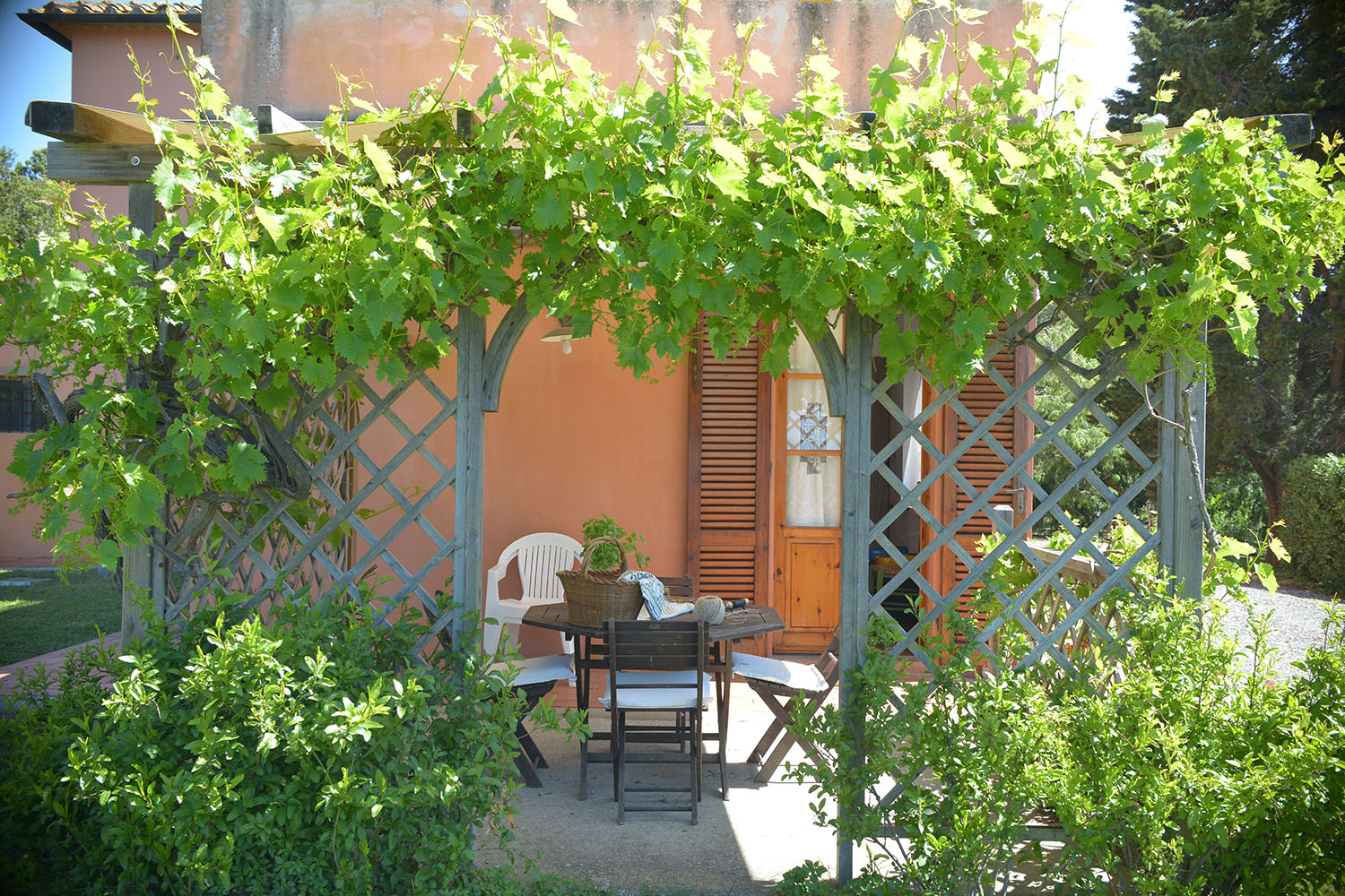 L'appartamento Il Coppaio fa parte dell'Agriturismo.  Situato completamente al piano terra dispone di una veranda esterna arredata, raggiungibile dall'esterno  o direttamente dalla cucina.